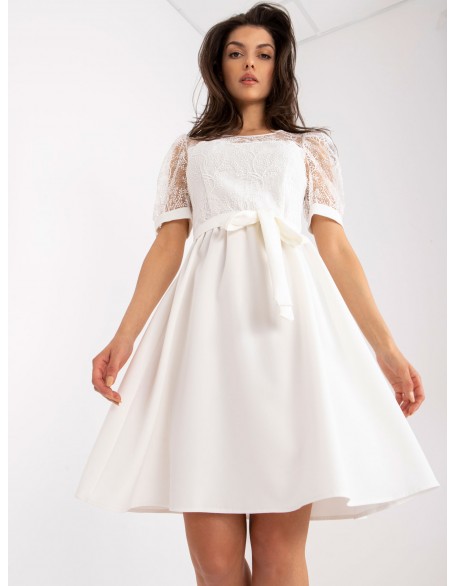 Balta suknelė Suknelės