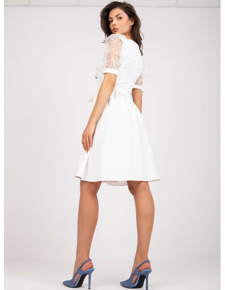 Balta suknelė Suknelės
